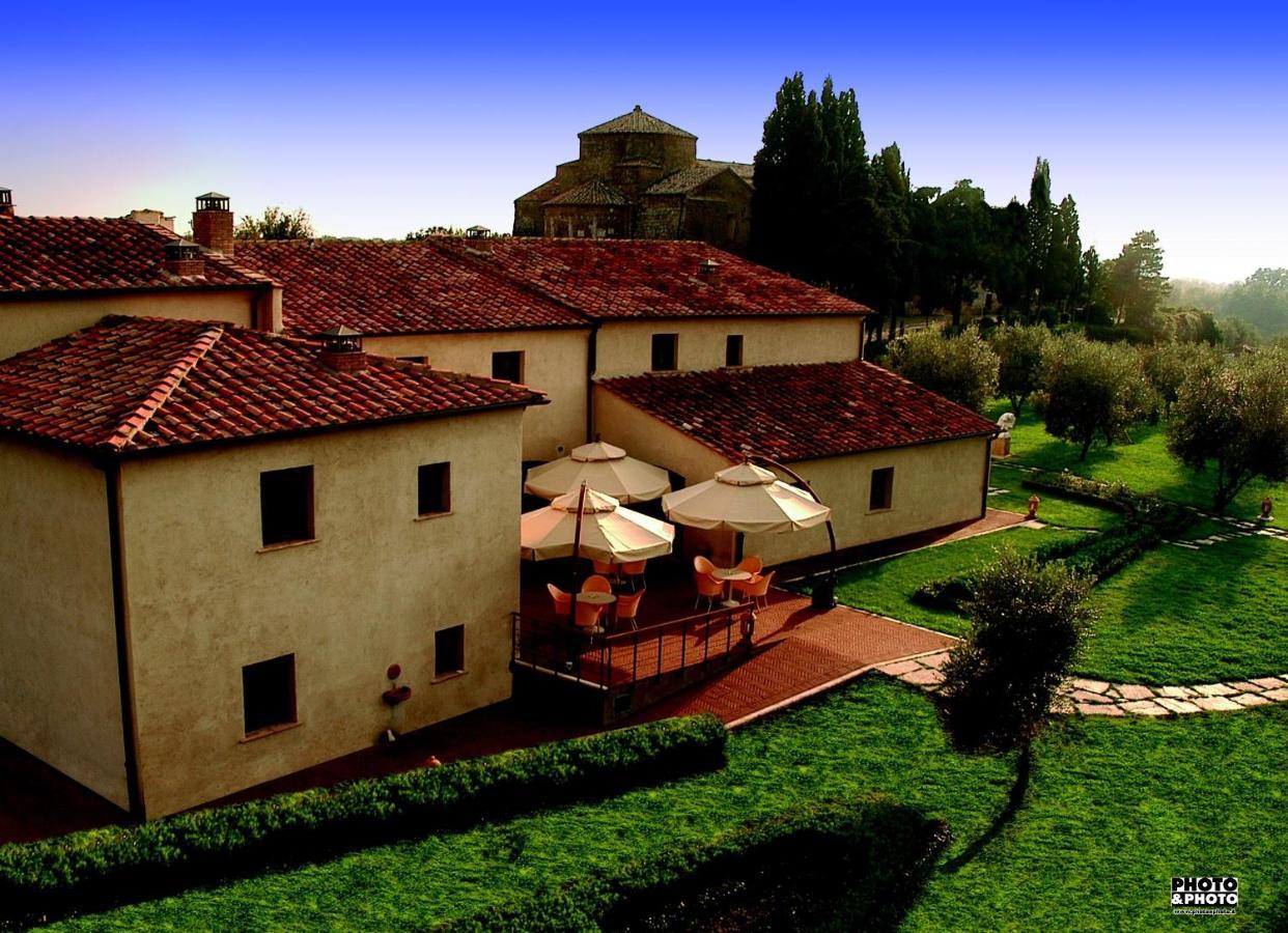 Sovana Hotel & Resort Bagian luar foto